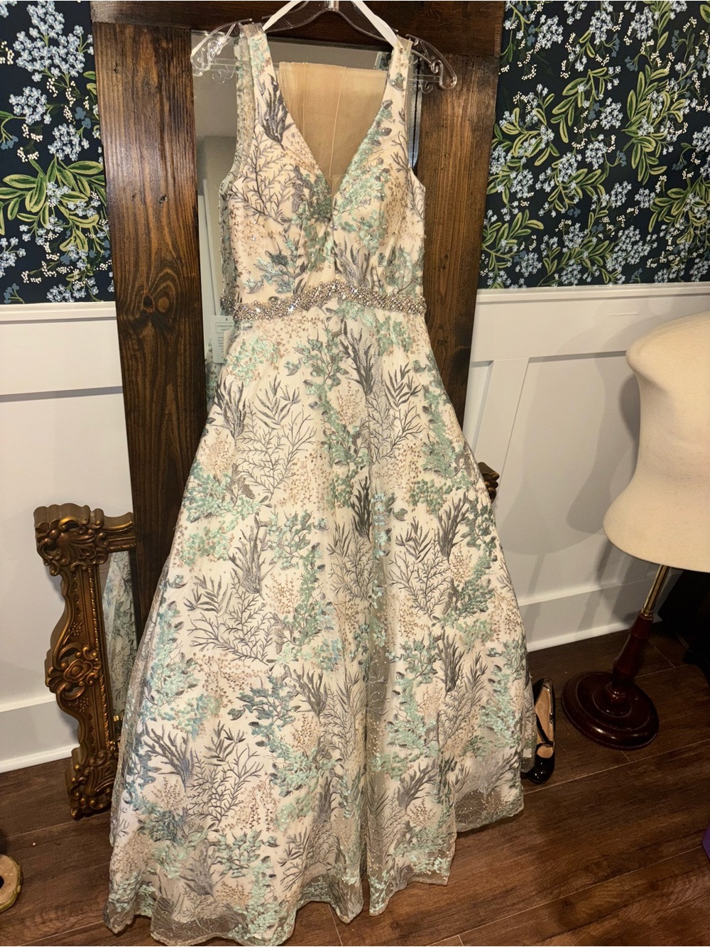 Nwt Colors Couture J051 Mint  A-line Pageant / Prom Embroidered Bedazzled Gown